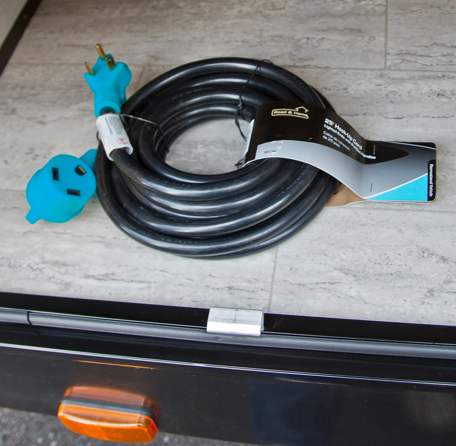 Road & Home RV Accessories 25 Ft. RV Electrical Cord with Pull Out Handles Type 10/3 STW 30 Amp 125 V to 4 Degrees Fahrenheit Cold Weather Jacket Black with Yellow Handles 6 Road & Home RV Accessories 25 Ft. RV Electrical Cord with Pull Out Handles Type 10/3 STW 30 Amp 125 V to 4 Degrees Fahrenheit Cold Weather Jacket Black with Yellow Handles - Image 6